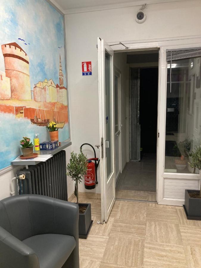 לה רושל Hotel Les Rosiers מראה חיצוני תמונה