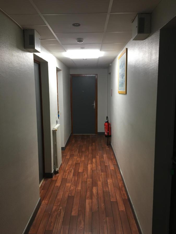 לה רושל Hotel Les Rosiers מראה חיצוני תמונה