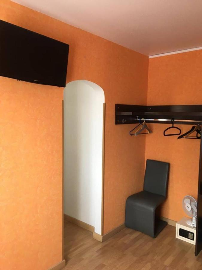 לה רושל Hotel Les Rosiers מראה חיצוני תמונה