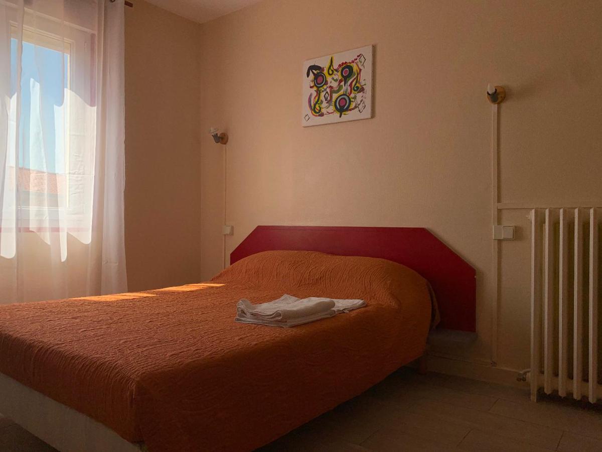 לה רושל Hotel Les Rosiers מראה חיצוני תמונה