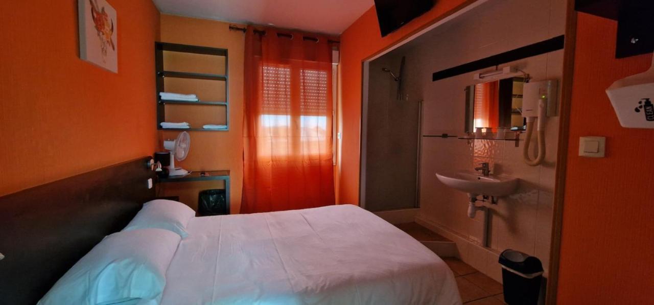 לה רושל Hotel Les Rosiers מראה חיצוני תמונה