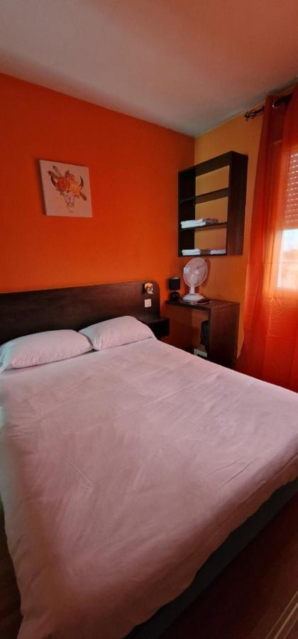 לה רושל Hotel Les Rosiers מראה חיצוני תמונה