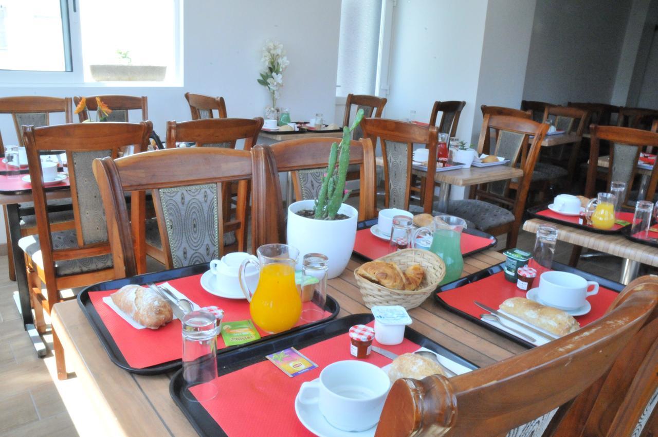 לה רושל Hotel Les Rosiers מראה חיצוני תמונה