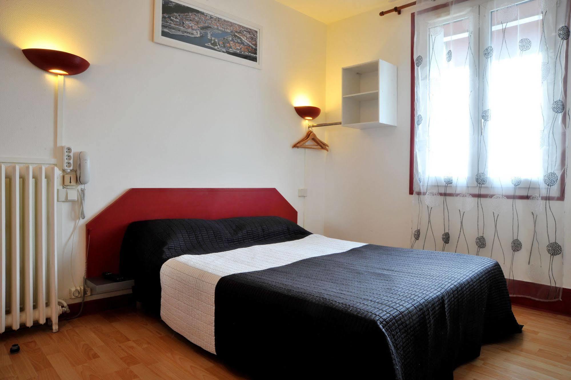 לה רושל Hotel Les Rosiers מראה חיצוני תמונה