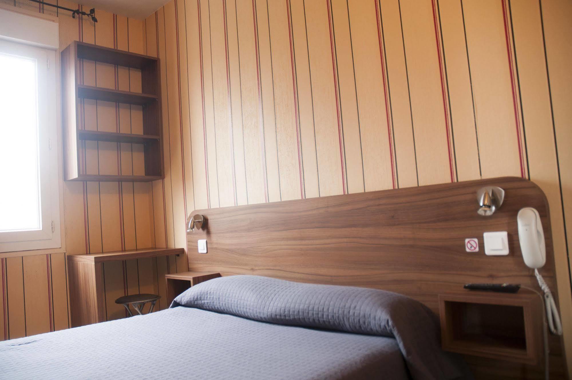 לה רושל Hotel Les Rosiers מראה חיצוני תמונה