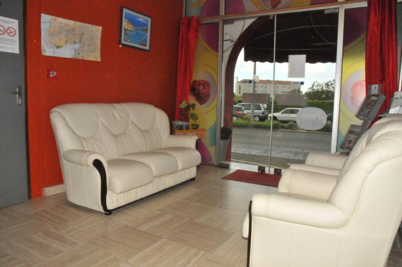 לה רושל Hotel Les Rosiers מראה חיצוני תמונה