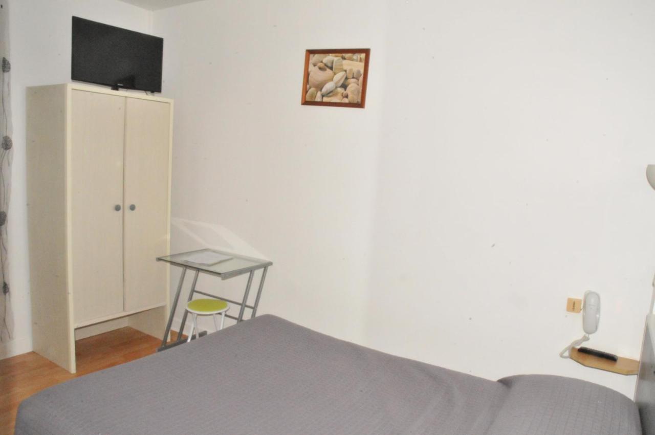 לה רושל Hotel Les Rosiers מראה חיצוני תמונה