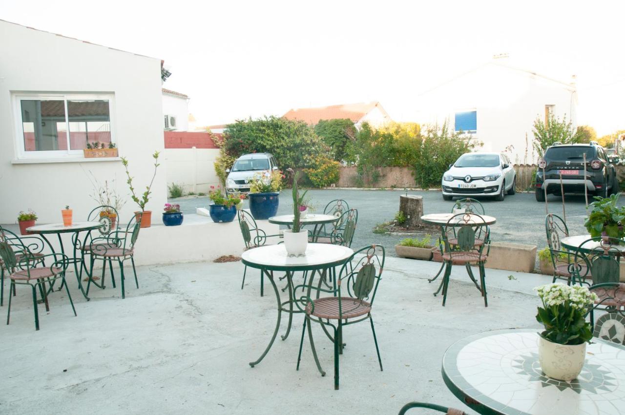 לה רושל Hotel Les Rosiers מראה חיצוני תמונה