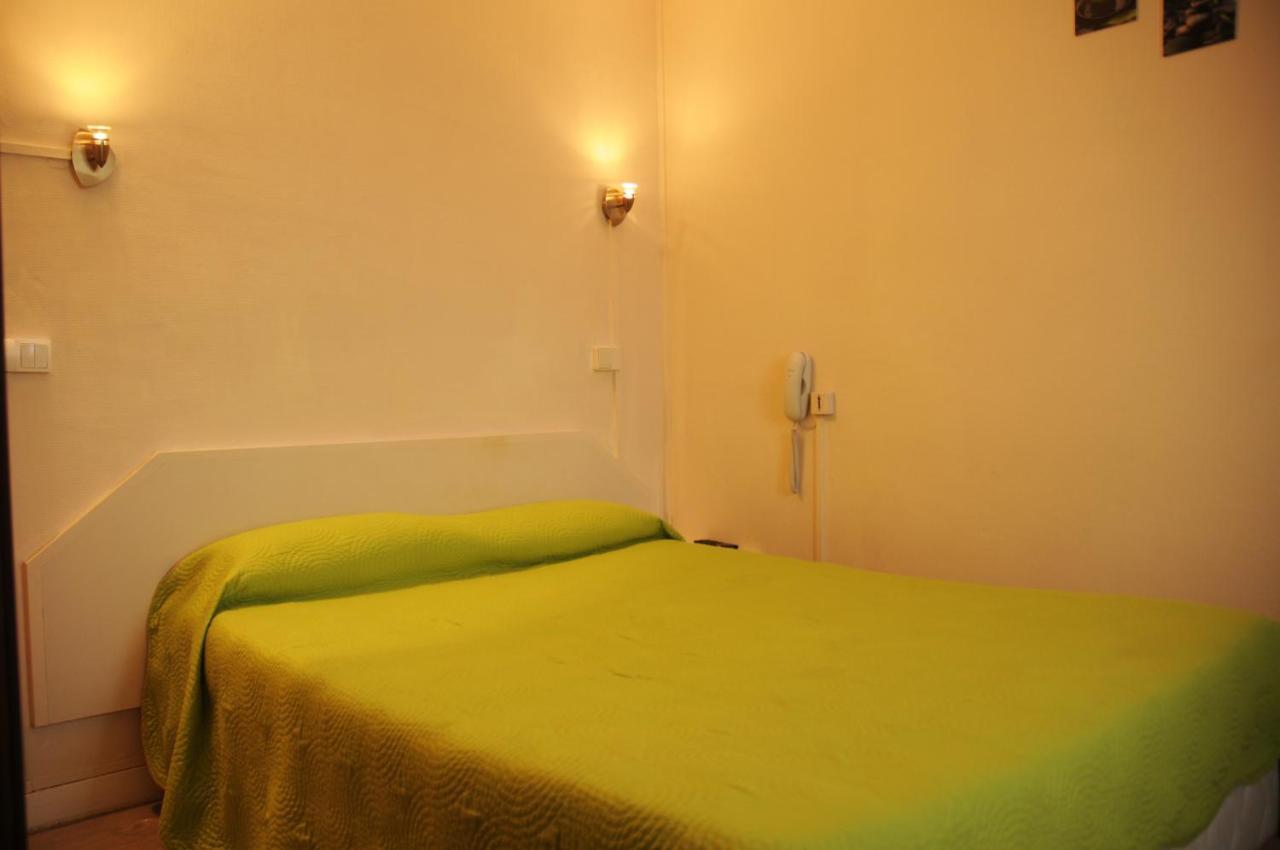לה רושל Hotel Les Rosiers מראה חיצוני תמונה